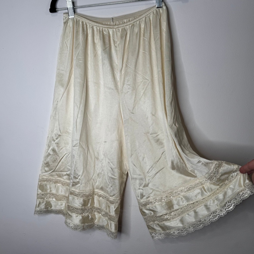 Velrose 2402 Ivory Nylon Culotte Slip Lace Trim Wide Leg Pettipants Medium